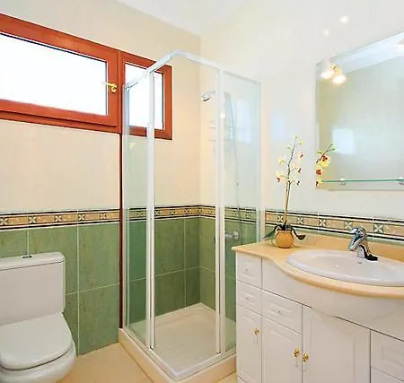 Amaryills Villa *